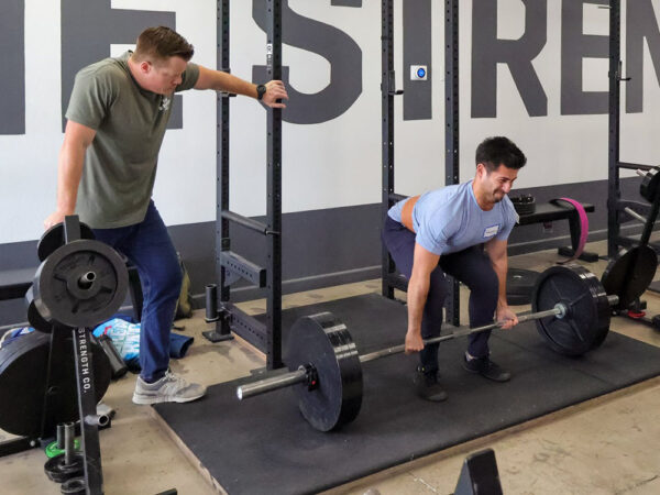 connor king coaching the deadlift